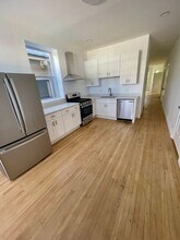 Building Photo - 1336 W Barry Ave