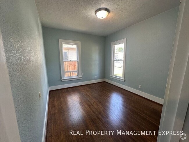 Building Photo - 1 Bed 1 Bath Main-Level Living in Sioux Falls