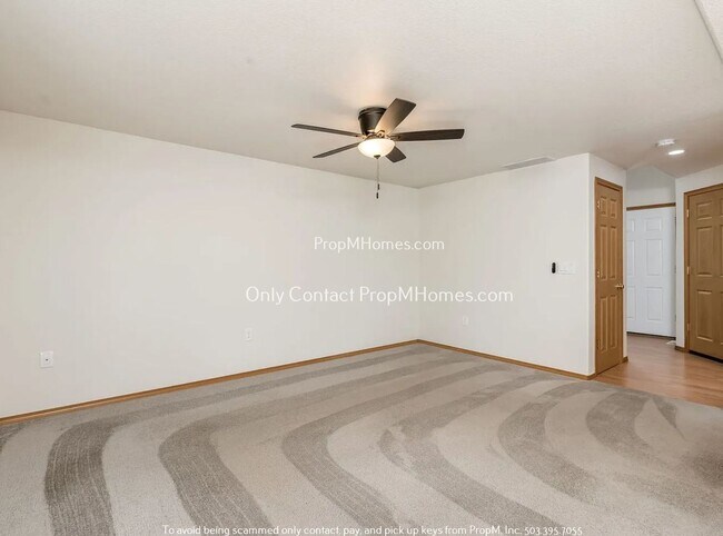 Foto del edificio - 5228-5230 SE Hull Ave