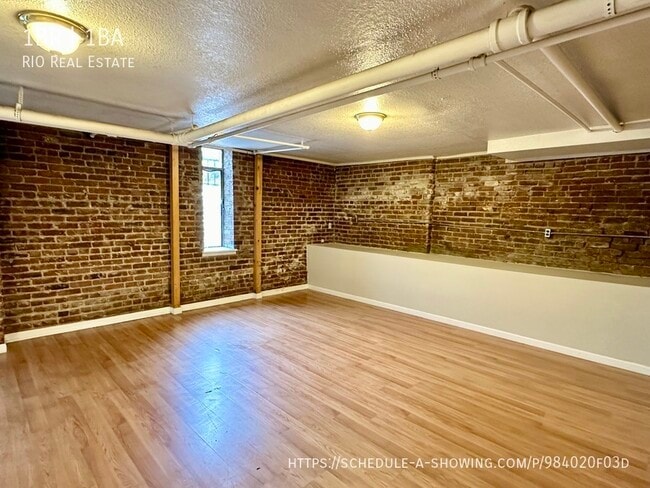 Foto del edificio - 975 N Washington St