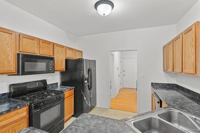 Foto del edificio - AVAILABLE NOW STUNNING RANCH-STYLE HOME