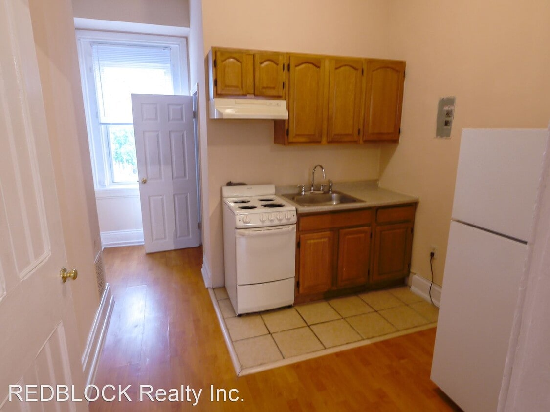 Building Photo - Studio, 1 bath Apartment - 4423 Sansom St