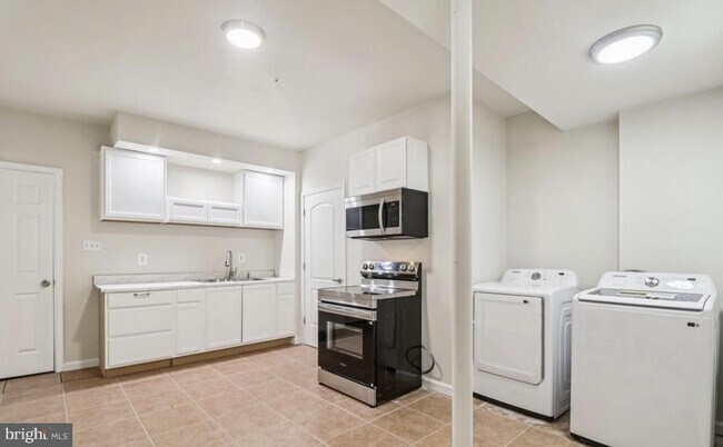 Foto del edificio - 6005 Armaan Dr