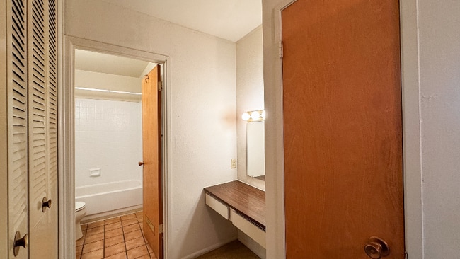 Building Photo - 1 Excelsior Ct