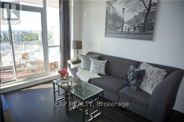 Building Photo - 70 Forest Manor Rd