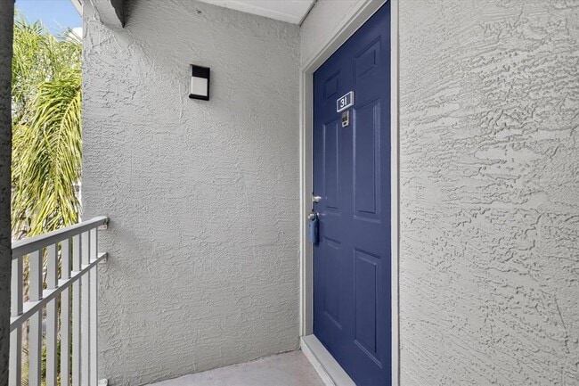 Building Photo - 5440 S MacDill Ave