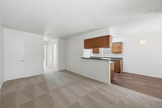 Building Photo - 504 Kings Way Dr