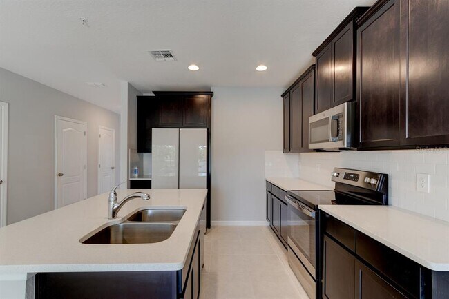 Foto del edificio - 263 Cape Honeysuckle Pl