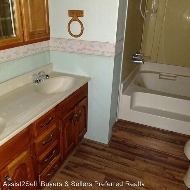 Building Photo - 2 br, 1 bath House - 405 Oasis