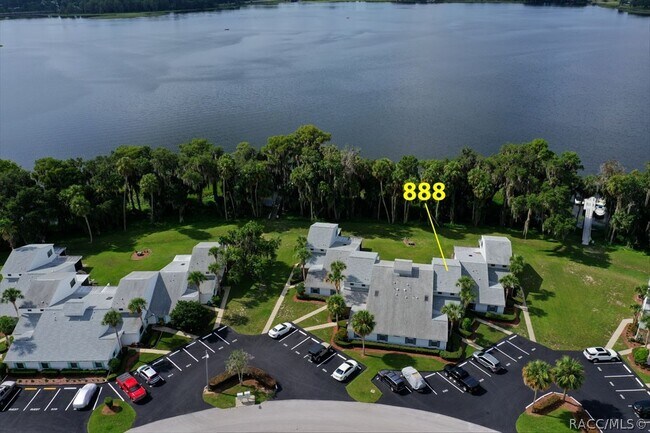 Foto del edificio - 888 Pritchard Island Rd