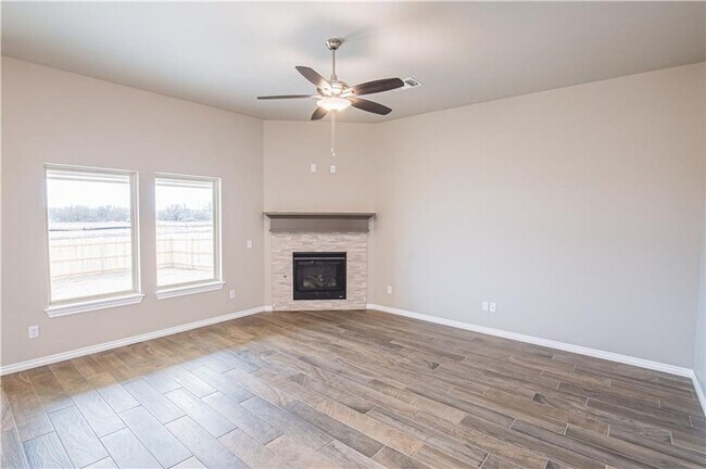 Foto del edificio - Very Nice 3 Bedroom 2 Bath Home in Yukon S...