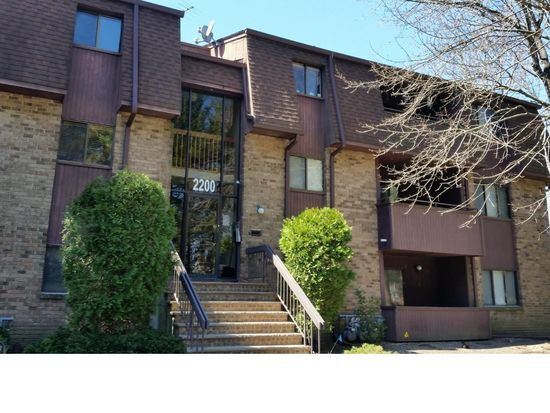 Primary Photo - 2213 Old Stone Mill Dr