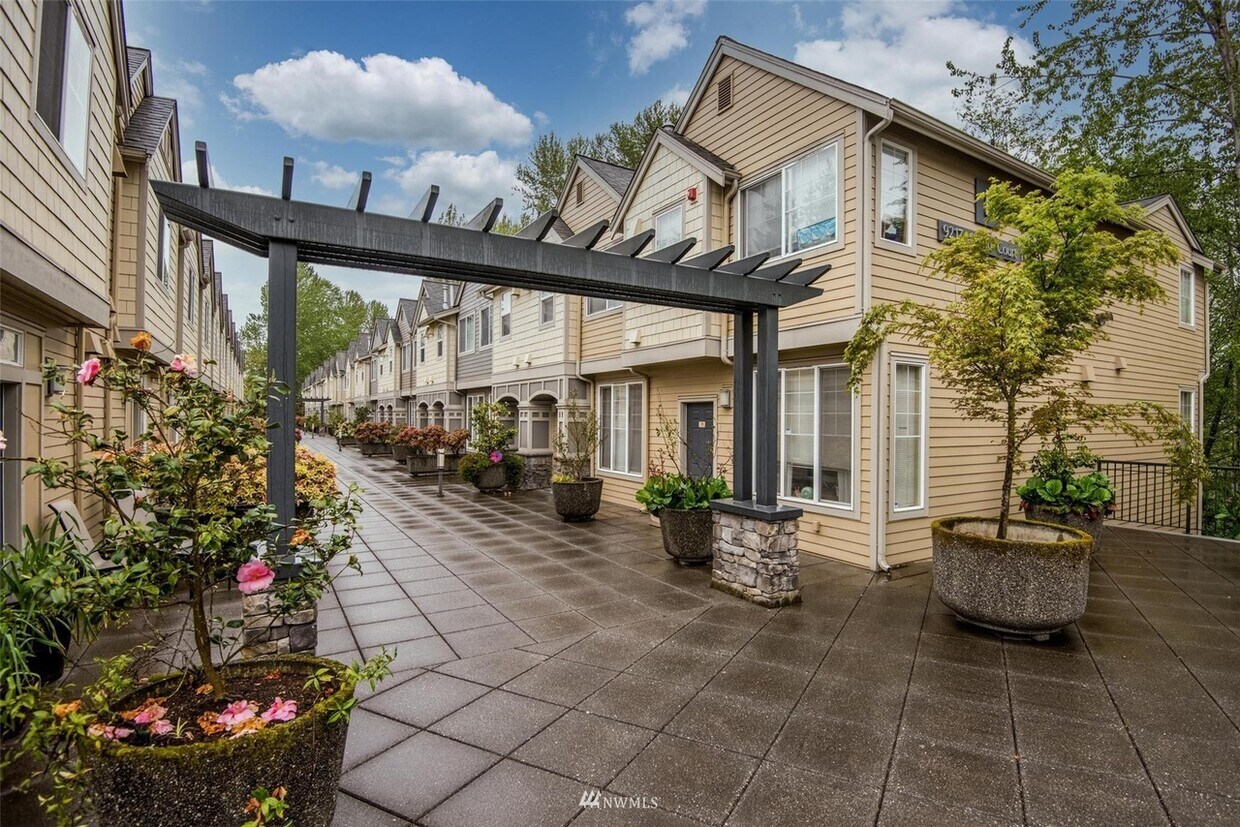 9217 122nd Ct NE Unit 7, Kirkland, WA 98033 Condo for Rent in