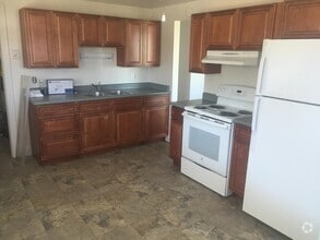 Building Photo - 792 E 500 N