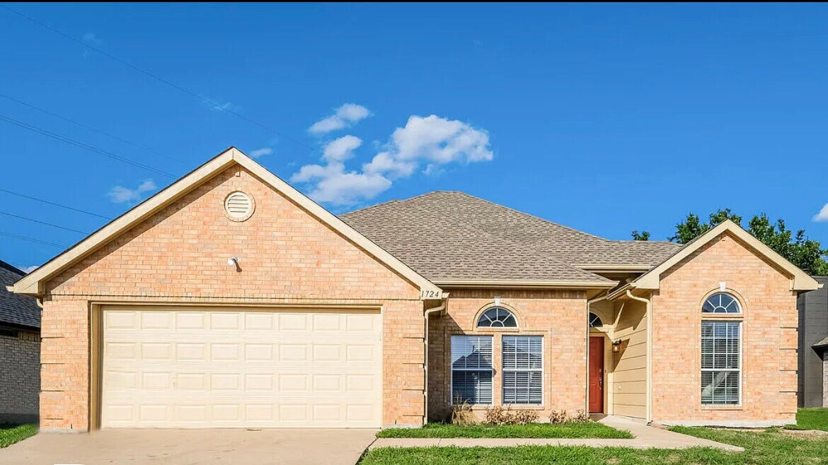 Primary Photo - 1724 Green Terrace Dr