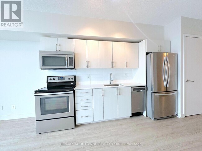 Photo du bâtiment - 763 Woodbine Ave