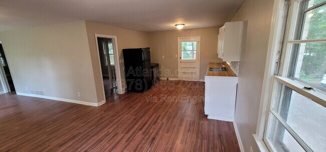 Foto del edificio - 4267 Chamblee Tucker Rd