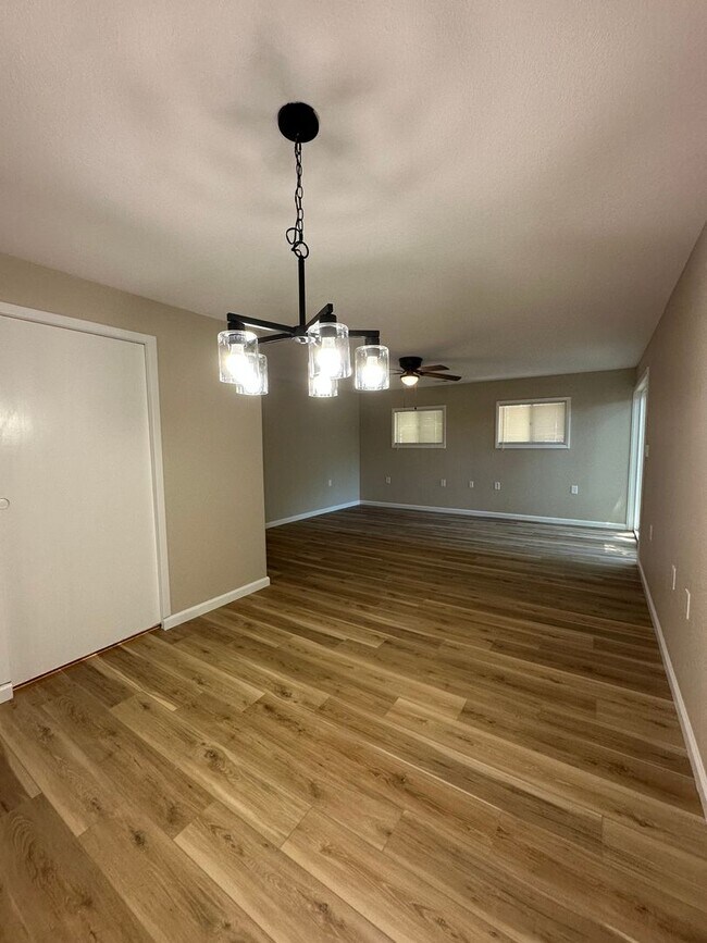 Foto del edificio - Coming Soon! Modern Updates Meet Comfort in This Move-In Ready 3BR Home. Available for Rent or Re...