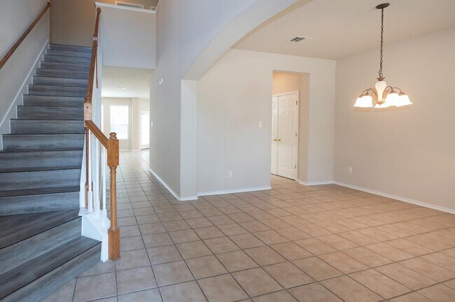 Building Photo - 1612 Melissa Oaks Ln