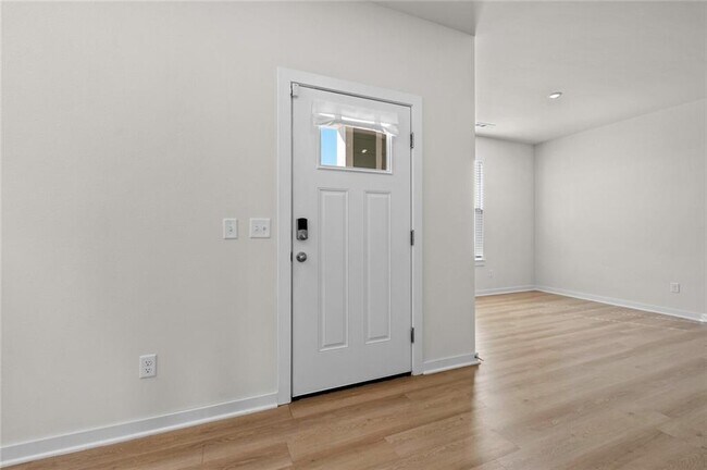 Building Photo - 4790 W Planetree St