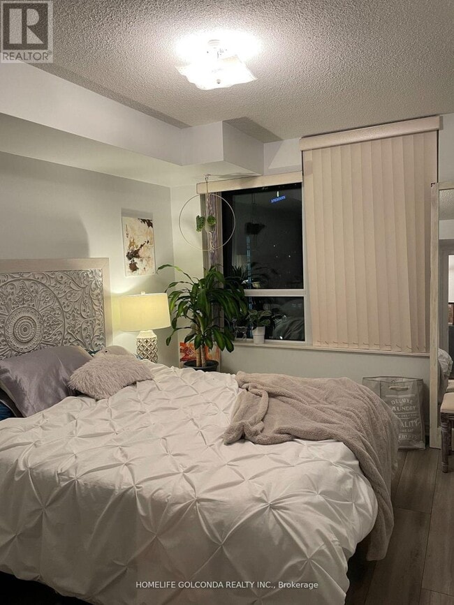 Building Photo - 19 Grand Trunk Crescent