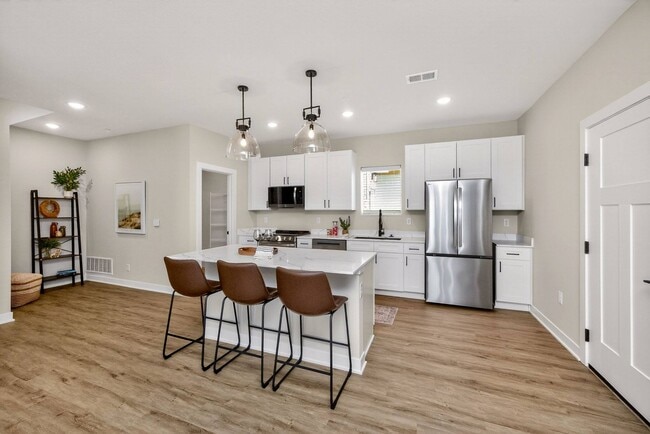 Building Photo - Picket Fence Community