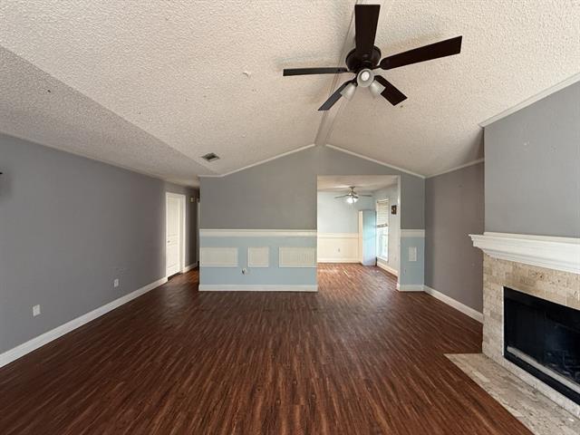 Foto del edificio - 1116 Hidden Creek Dr