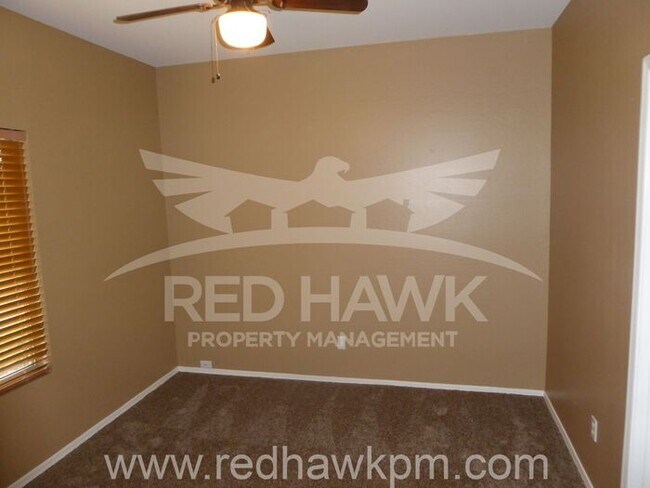 Building Photo - 440 S Val Vista Dr