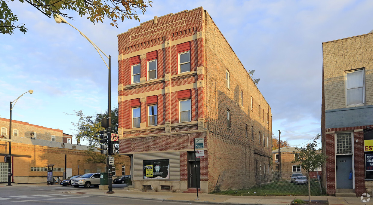 Primary Photo - 724 W 31st St