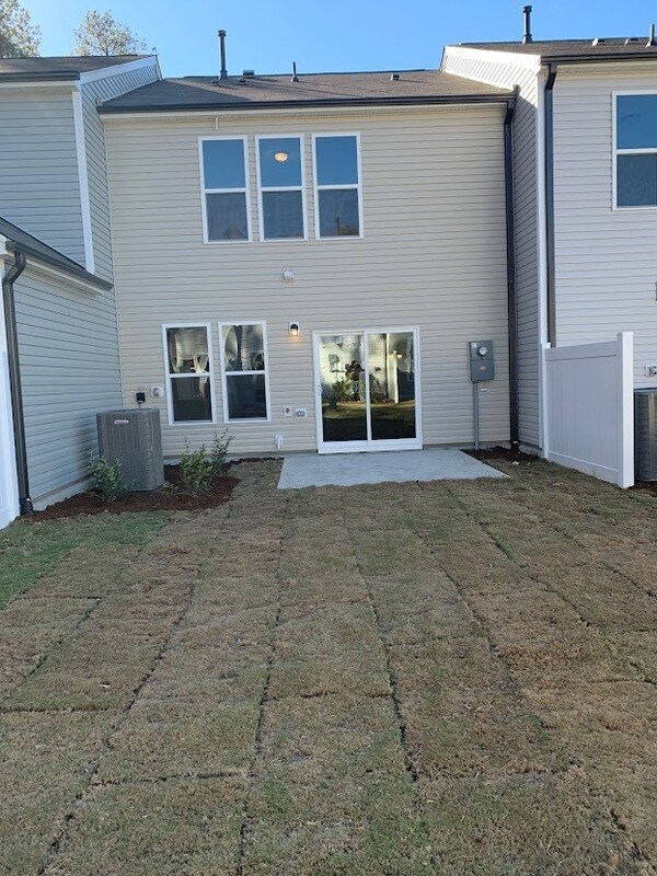 Building Photo - 3021 Newfields Pl