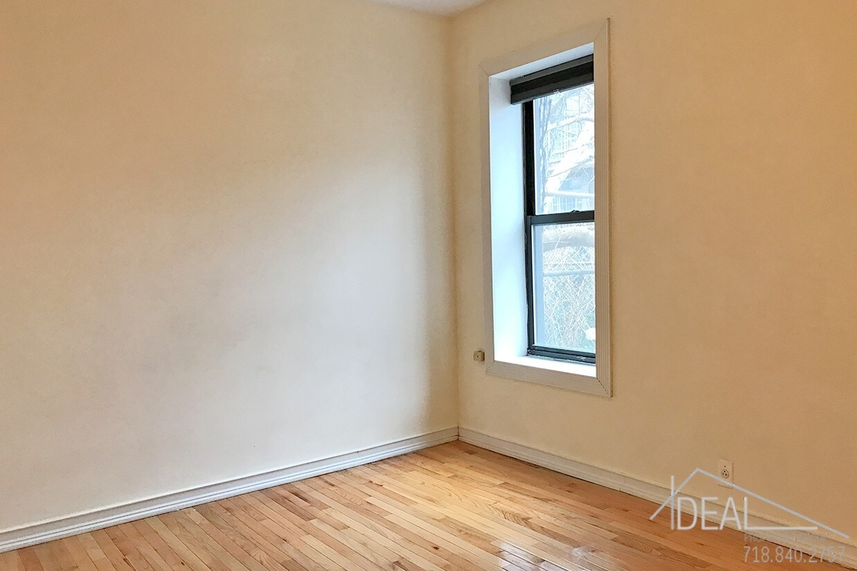 Foto principal - 572 Pacific St