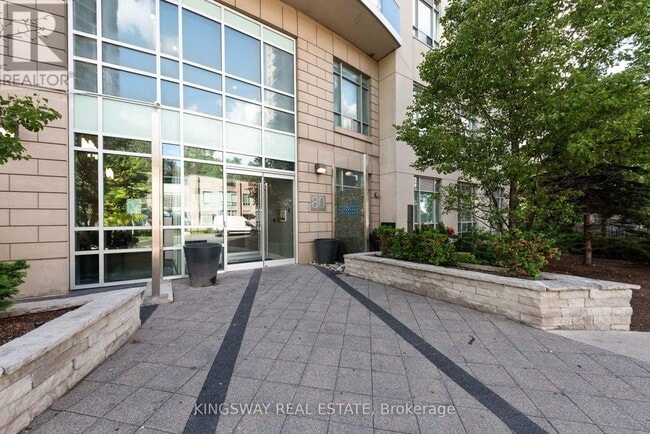 Building Photo - 80 Absolute Ave