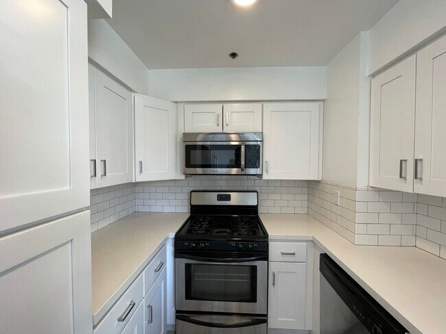 10636 Wilshire Blvd Los Angeles Ca 90024 Apartments Los Angeles Ca Apartments Com