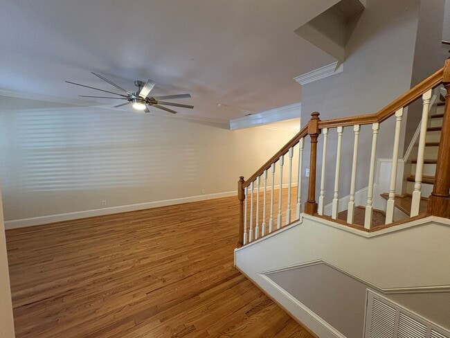 Building Photo - Townhome Available in North Main Community Downtown Greenville!
