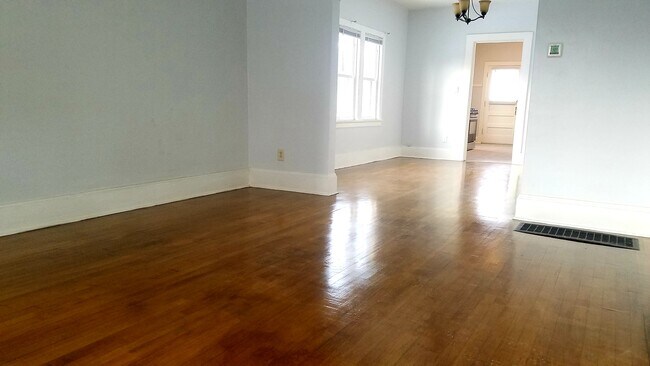 Foto del edificio - 336 W Scott St