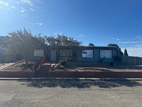 Building Photo - 103 Pueblo Way
