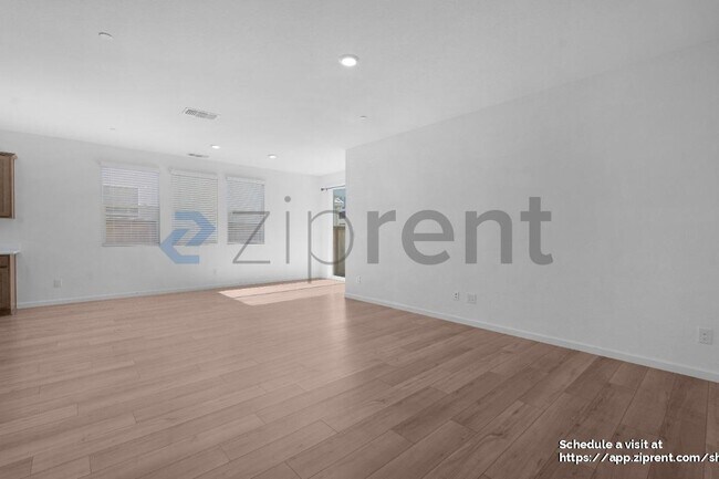 Foto del edificio - 8222 Ocho Wy