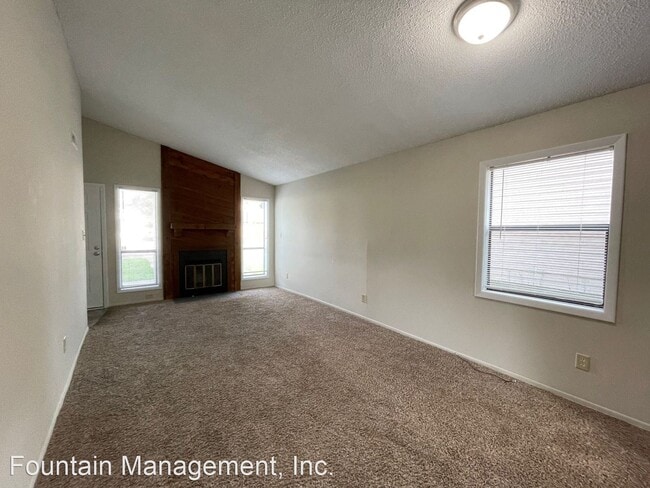 Building Photo - 2 br, 1 bath House - 104 Village Circle