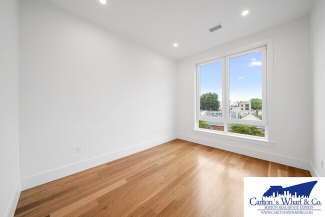 Foto del edificio - 218 Old Colony Ave