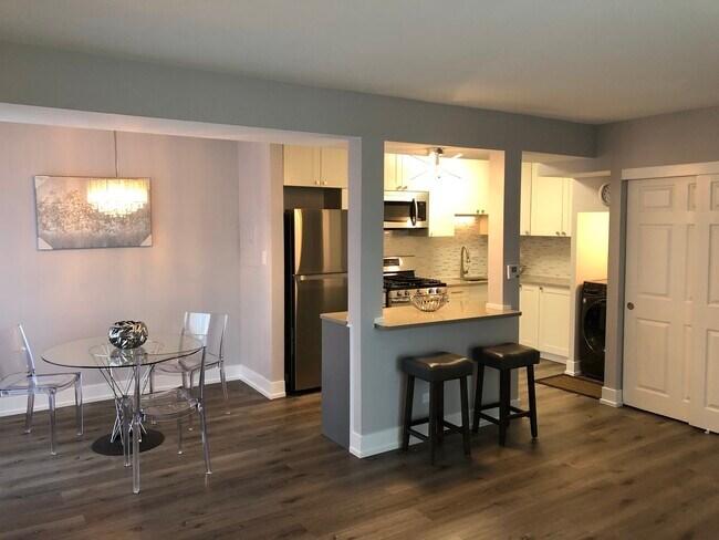 Building Photo - 140 Central Ave