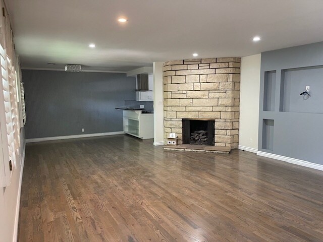 Building Photo - 5301 Bluebell Ave
