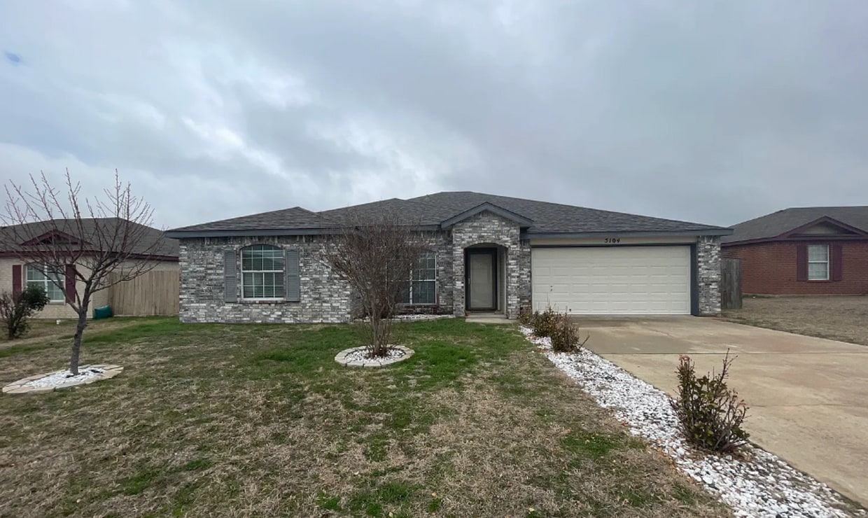 Foto principal - 5104 Bridle Dr