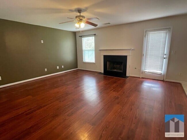 Foto del edificio - 4331 Ash Tree St