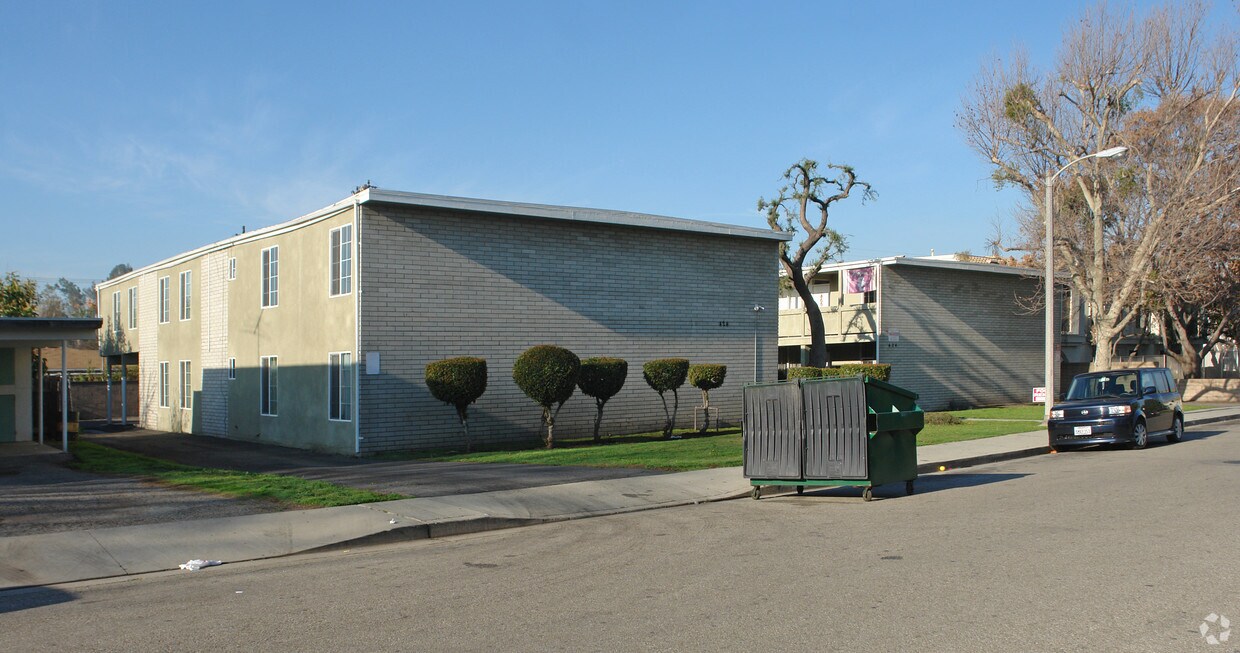 Building Photo - 424 Anderwood Ct