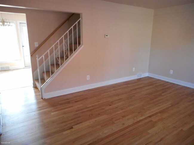 Foto del edificio - 753 Redding Rd