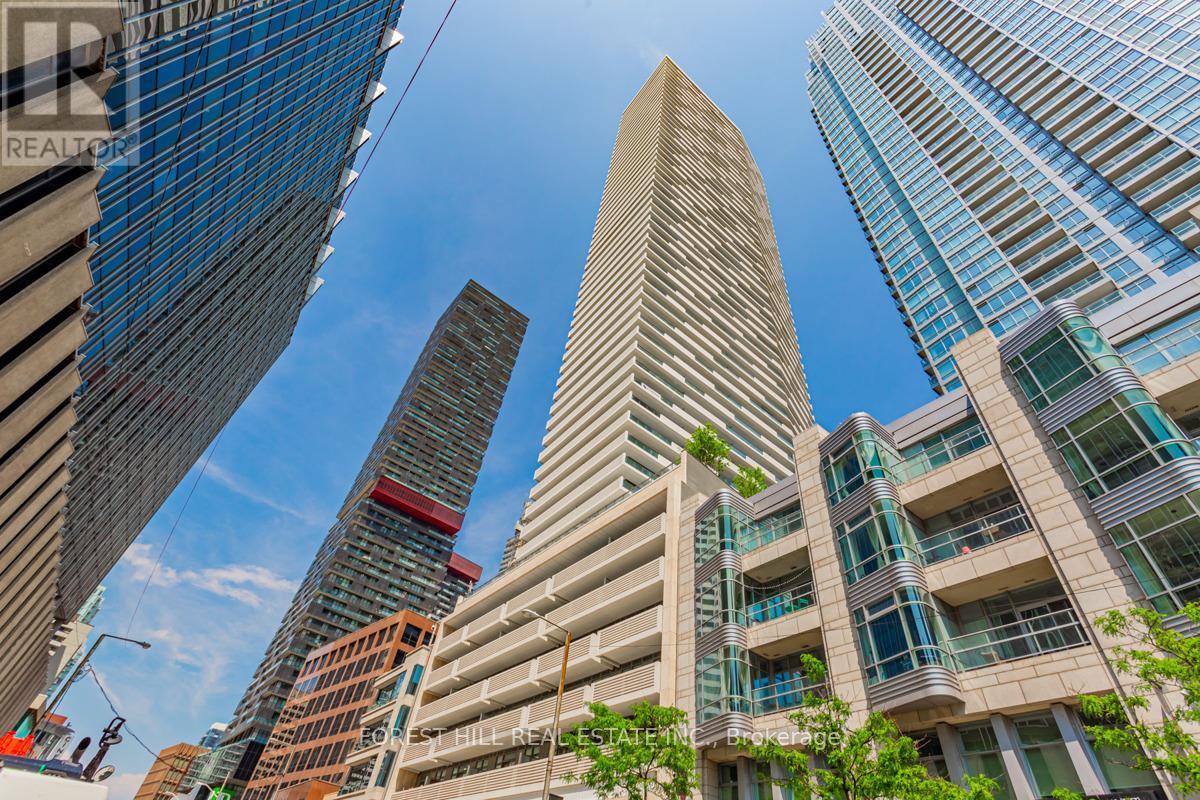 Primary Photo - 2221-2221 Yonge St