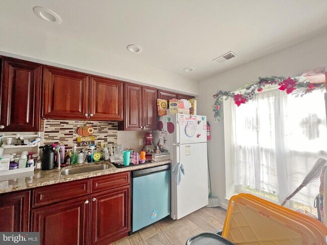 Foto del edificio - 6315 Prince Way