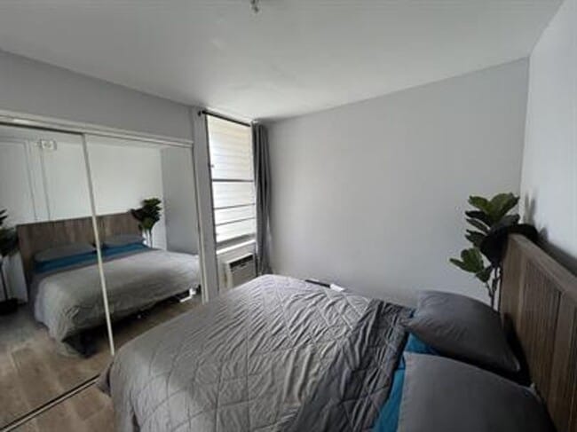 Building Photo - Available now | A Unfurnished 2 Bedroom, 1 Bath Apartment with 1 Assigned parking in Alexander To...