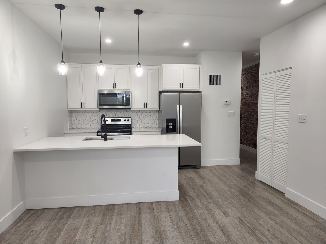 Kitchen - 3914 De Tonty St