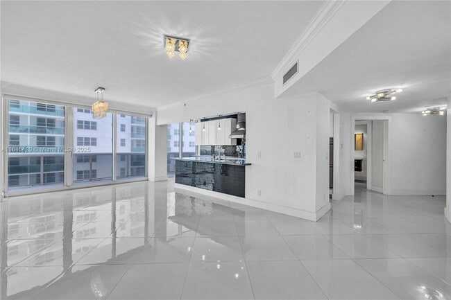 Building Photo - 9559 Collins Ave